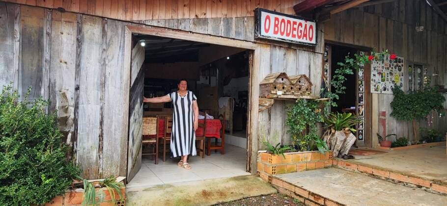 Dona Helena, proprietária do O Bodegão, na Coxilha Rica