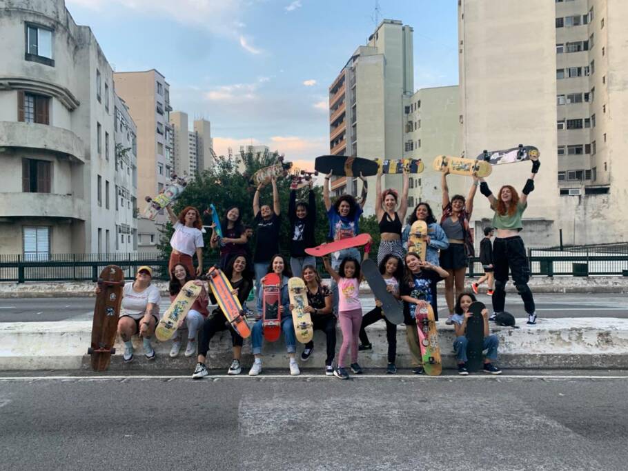 Para ficar por dentro da agenda de encontros, é só seguir o SkatepraElas no Instagram