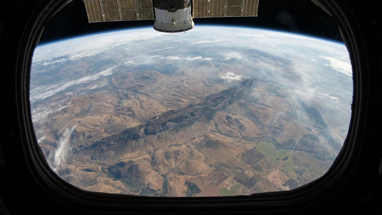 Imagem orbital da Estação Espacial Internacional revela a extensão colossal do Great Dyke no Zimbábue.