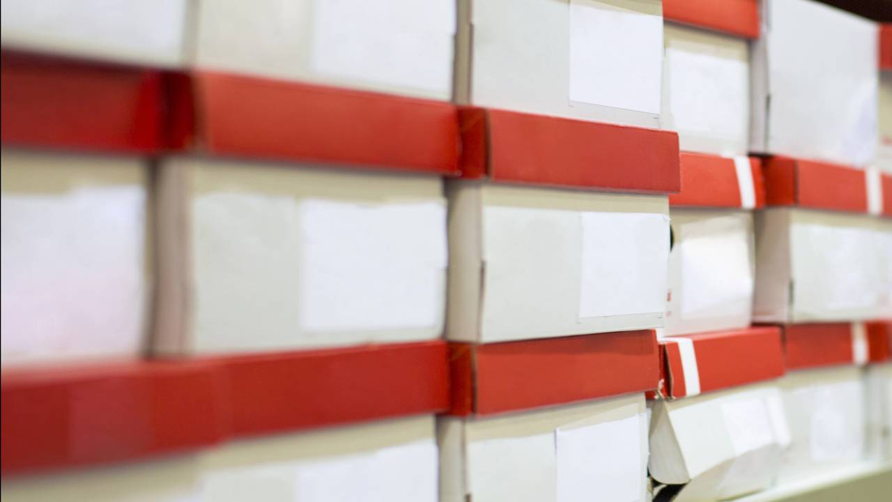 O reaproveitamento de caixas de sapato virou tendência para quem busca mais organização e menos bagunça em casa.