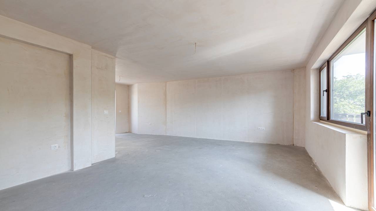 O posicionamento do gesso perto da janela faz diferença na estética, no conforto térmico e na funcionalidade do espaço.