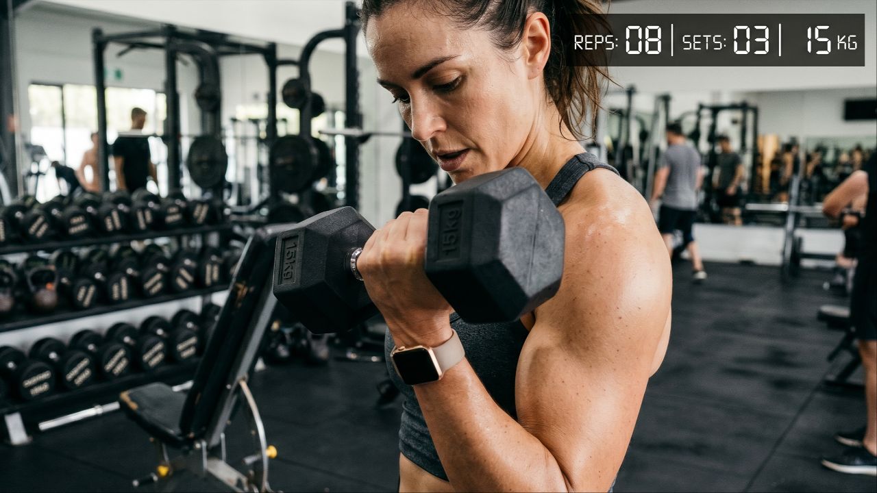 A técnica de Repetições em Reserva (RIR) equilibra a intensidade do treino ao permitir estímulos eficazes para hipertrofia sem atingir a exaustão total.