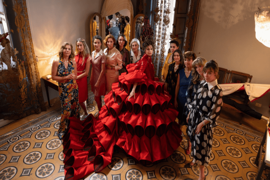 Em “Diamantes”, mulheres ligadas ao cinema italiano enfrentam desafios pessoais e profissionais em meio aos bastidores da moda e do audiovisual (Imagem: Reprodução digital | Pandora Filmes)