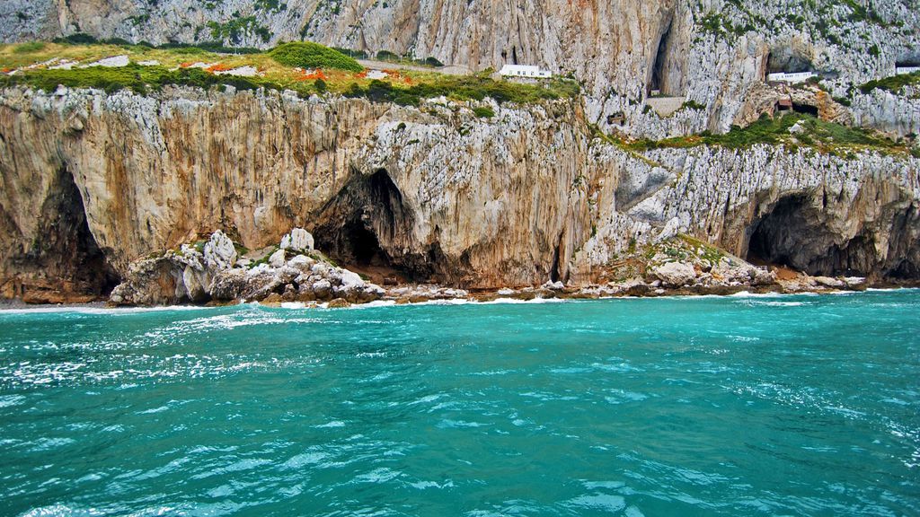 O complexo da Gruta de Gorham, em Gibraltar, preserva evidências da vida neandertal ao longo de uma costa mediterrânea da Era do Gelo.