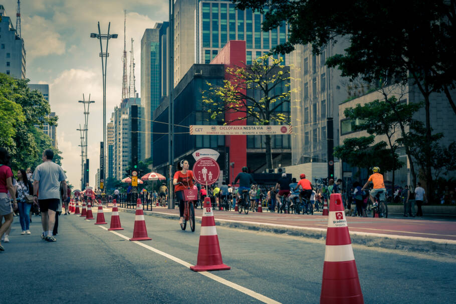 Viajante brasileiro busca viver a experiência de forma direta