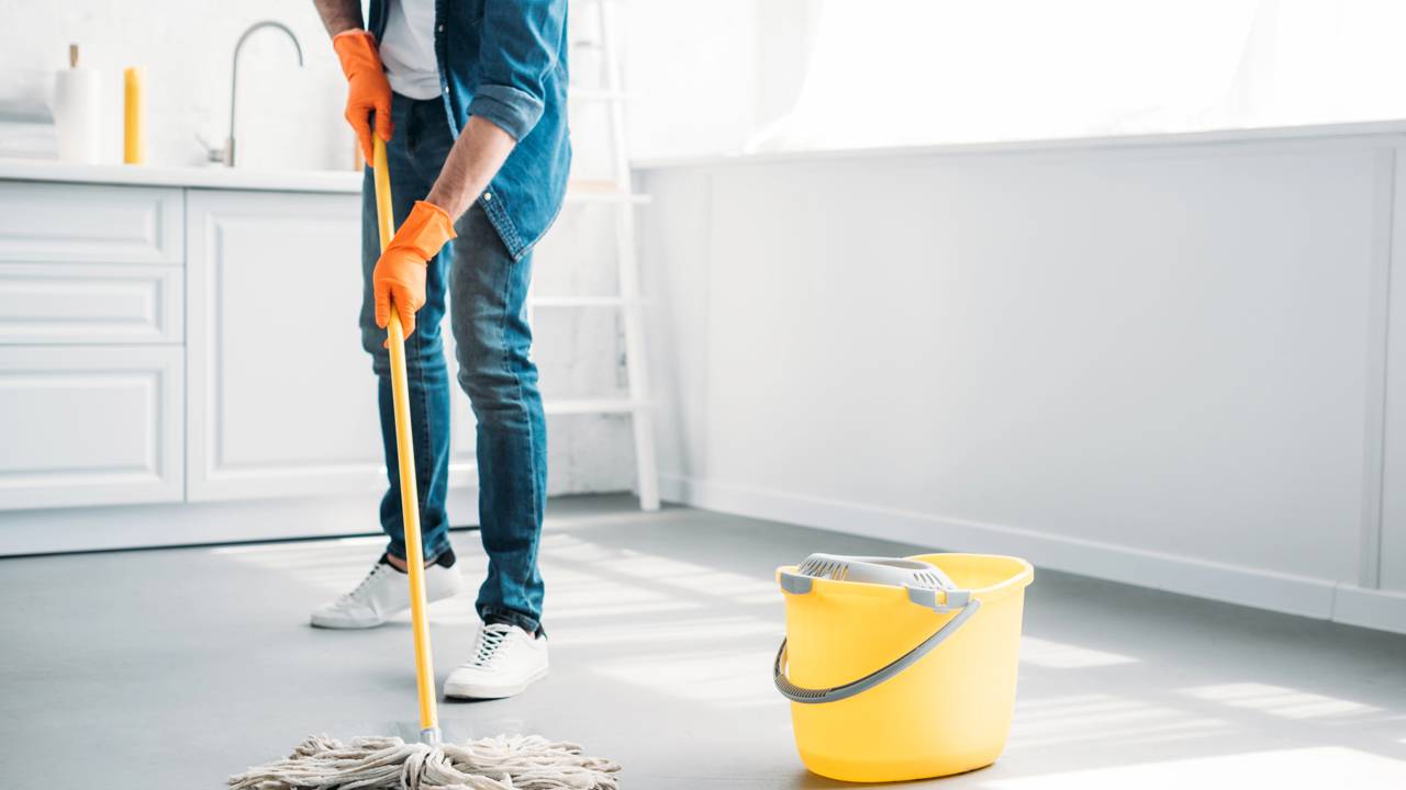 Mais higiene, menos esforço e piso seco mais rápido fazem do mop o novo queridinho da limpeza doméstica.
