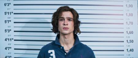 João Guilherme interpreta Daniel Nascimento, o adolescente que se tornou um dos maiores hackers do Brasil.