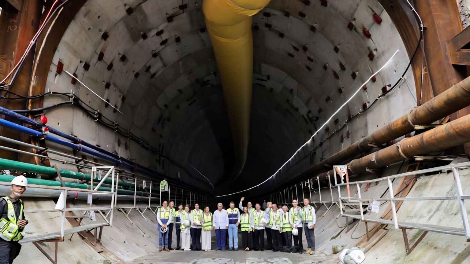 Essa é a ideia incomum que agora paira sobre Panama City, onde as autoridades querem um túnel para pedestres e bicicletas sob uma das rotas de navegação mais importantes do mundo.
