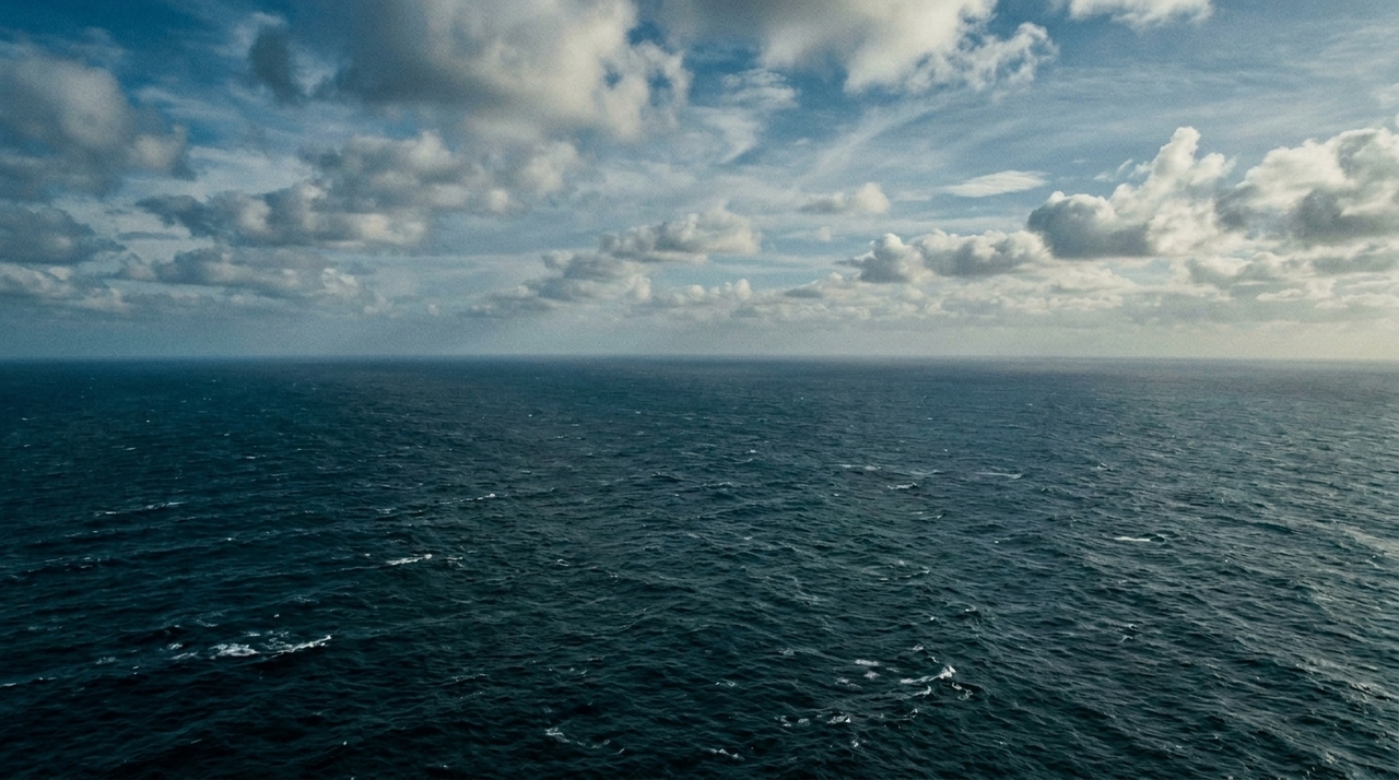 O cálculo busca o maior círculo possível dentro do oceano sem tocar nenhuma costa.
