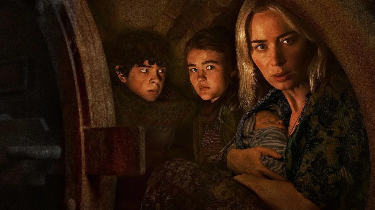 O primeiro Um Lugar Silencioso, lançado em 2018, chegou aos cinemas sem o peso de uma franquia estabelecida por trás e transformou uma premissa aparentemente simples
