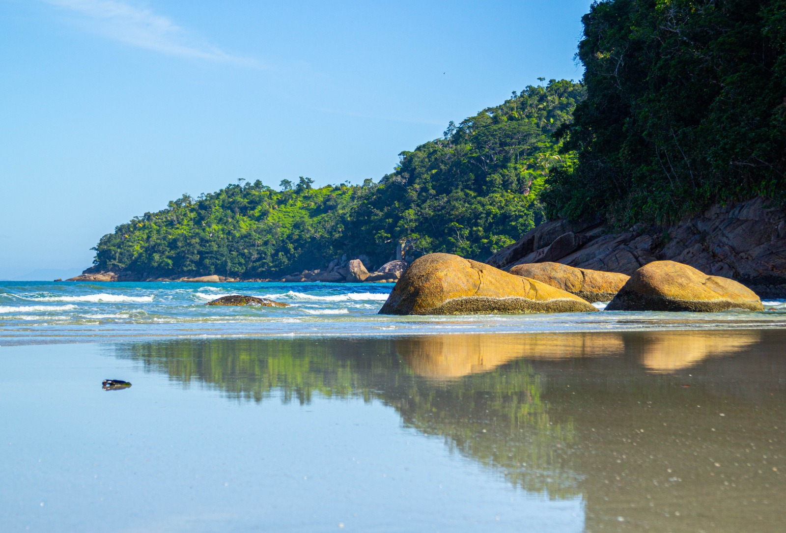 Outono em Ubatuba revela turismo mais silencioso e sustentável
