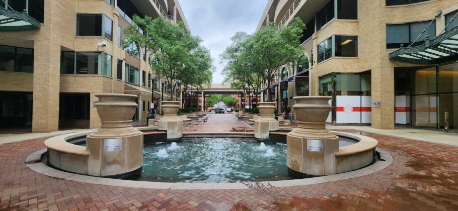O Nick’s está localizado no Georgetown Waterfront Park