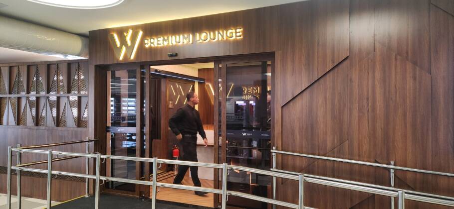 Entrada do W Premium Lounge no Aeroporto de Congonhas