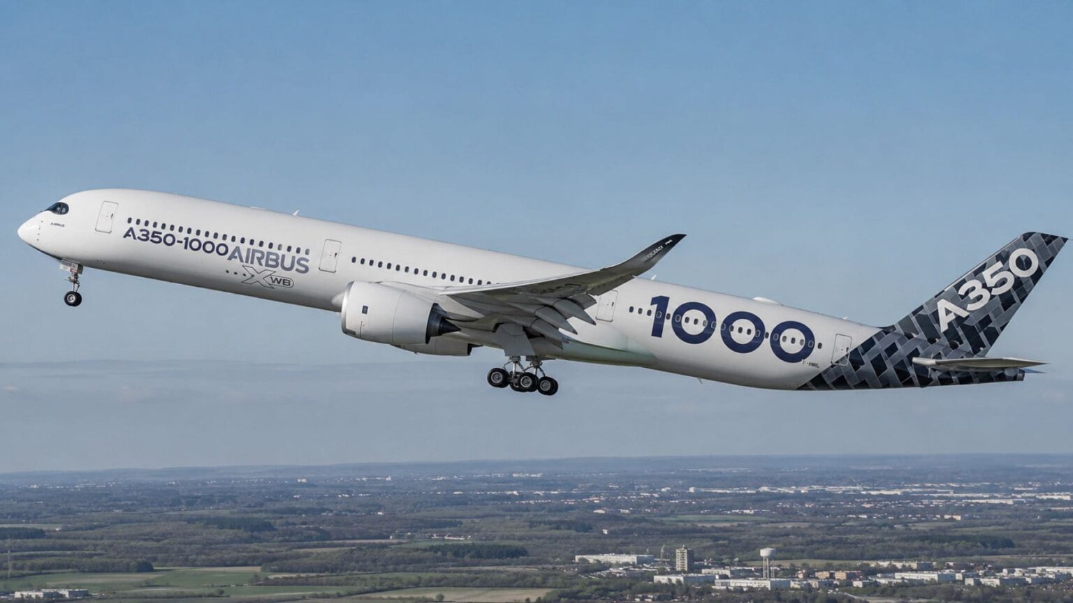 O avião com o qual a Qantas quer ligar Sydney a Londres e Nova York sem escalas já voou pela primeira vez.