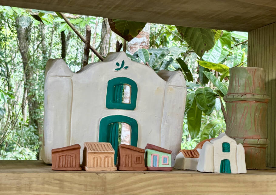 Feirinha de Trancoso funciona como uma vitrine da produção artesanal da comunidade