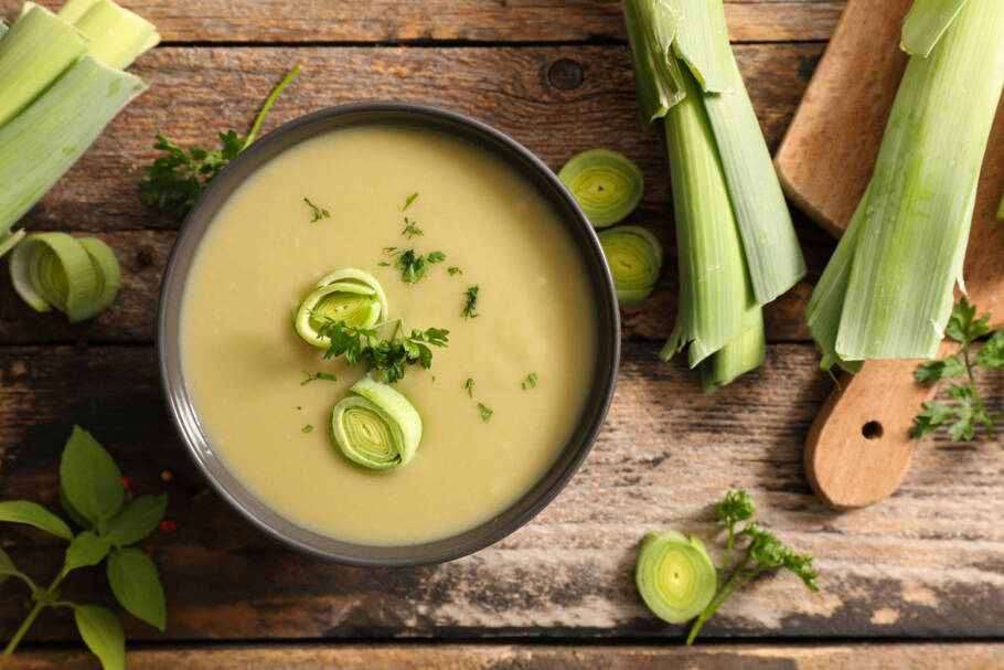 Caldo de mandioca saborosa e quentinha