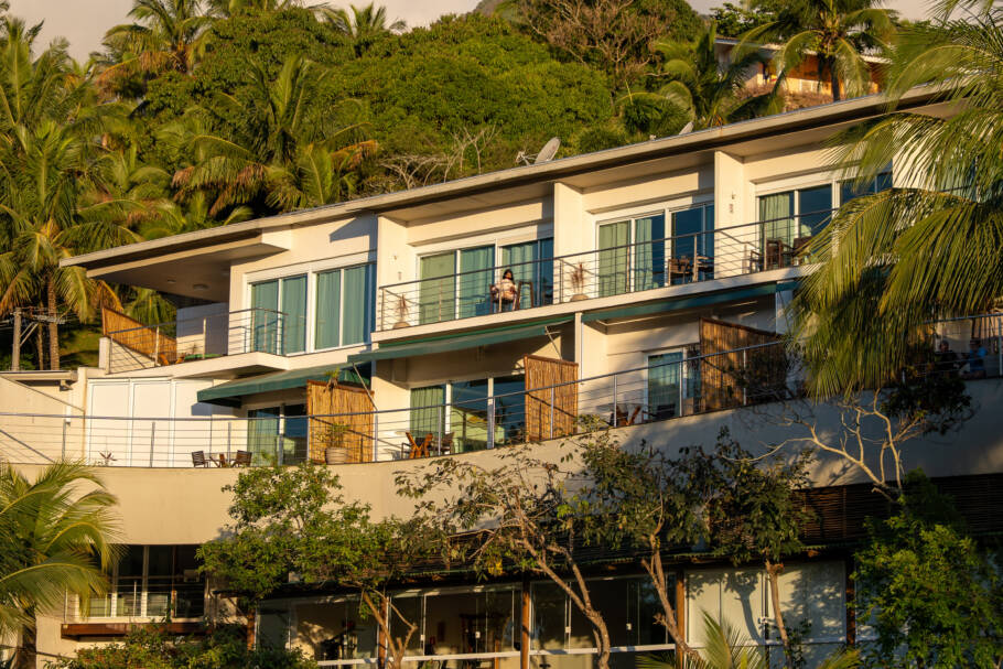 Hotel Velas do Engenho, em Ilhabela, oferece uma programação romântica de frente para o mar