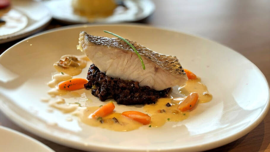 Robalo amoroso é um dos pratos do Restaurante Camauê para o Dia dos Namorados