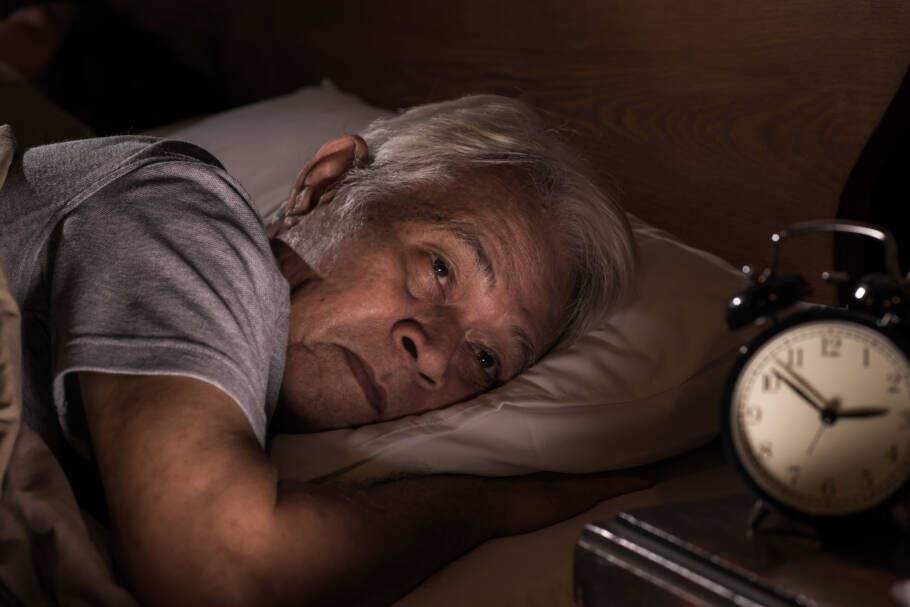 O horário ideal para acordar é entre 6h30 e 7h30, desde que as horas de sono correspondentes sejam respeitadas