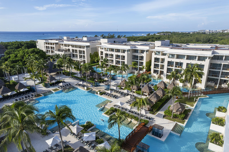 Piscina do Paradisus La Perla, em Playa del Carmen, no México