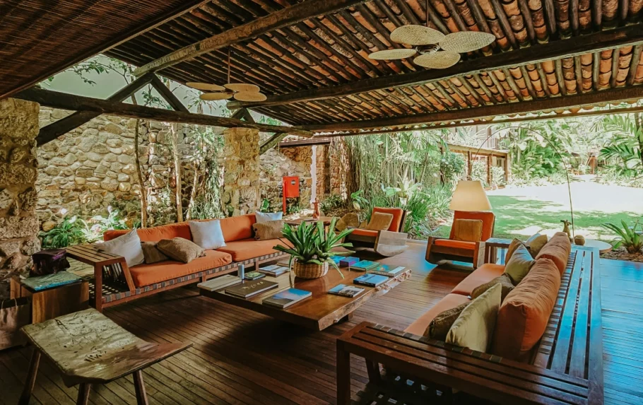 Área comum da Pousada Literária, em Paraty