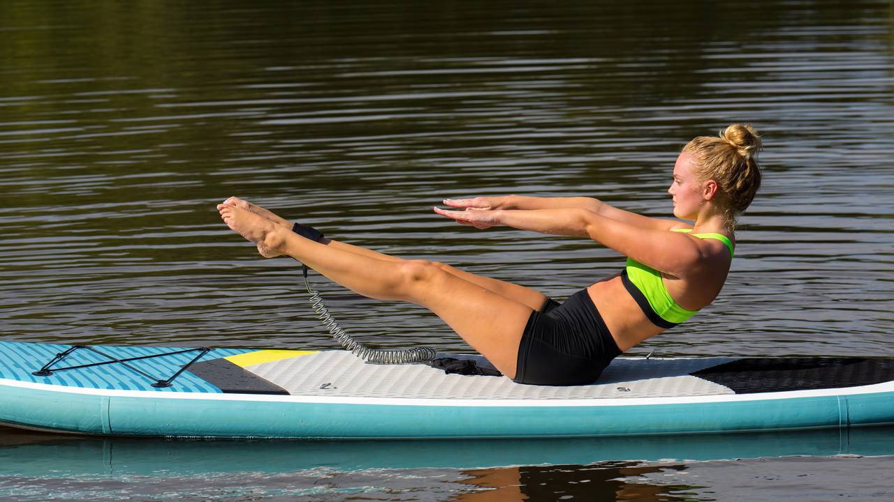 Compare seu tempo de prancha com referências por idade e entenda o que realmente importa para evoluir no exercício.