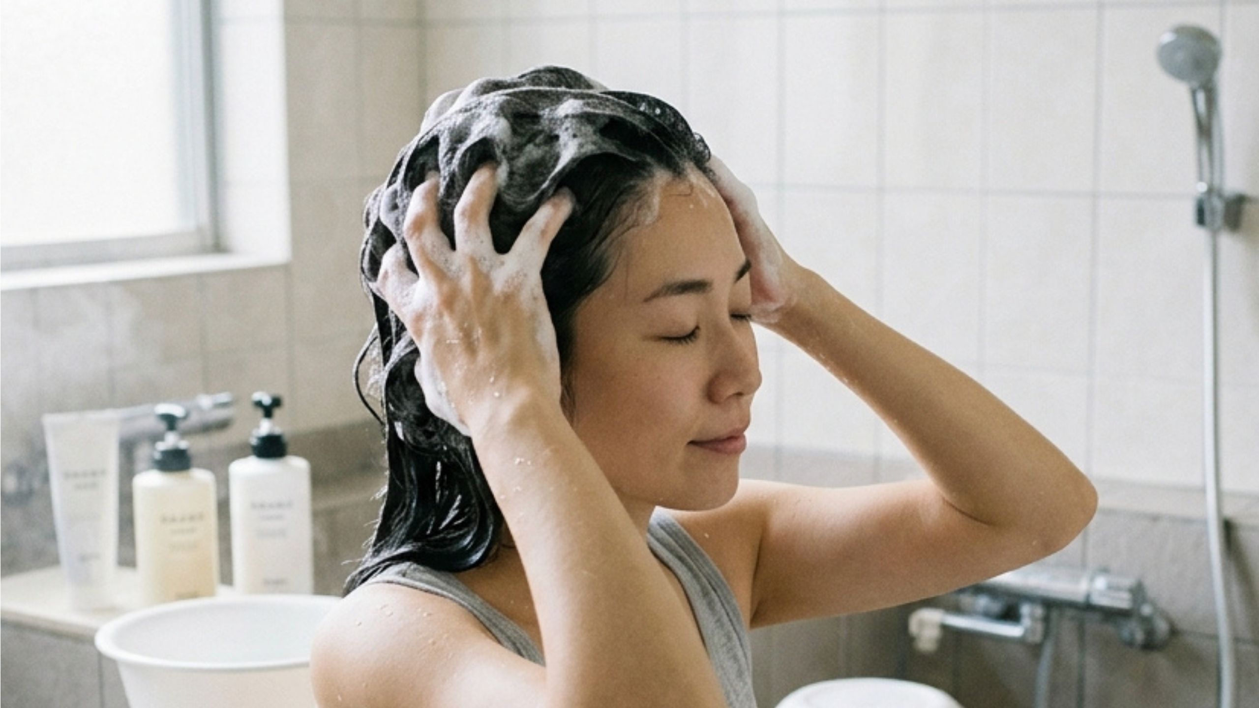 Lave o cabelo com a técnica japonesa que está conq
