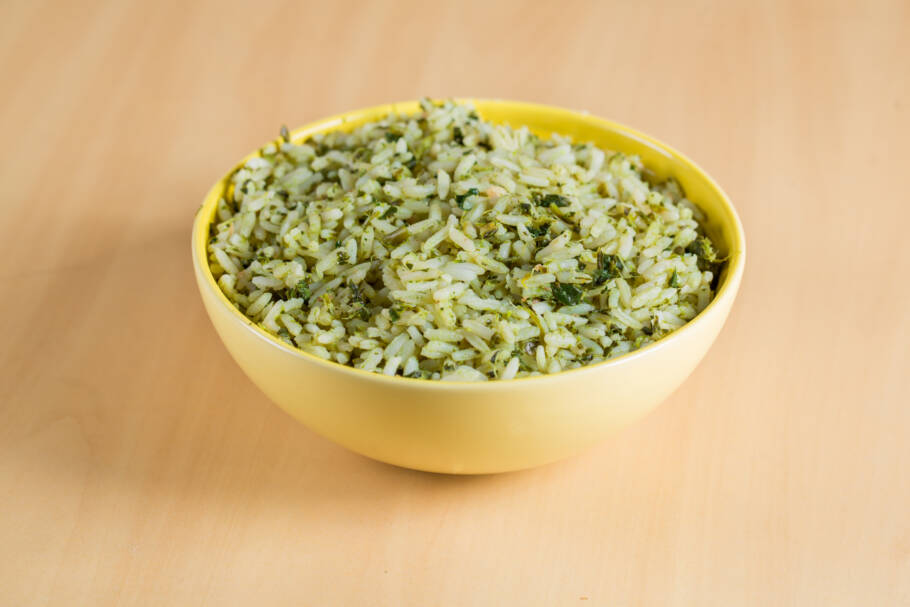 O arroz de brócolis verdinho é uma daquelas receitas que unem praticidade, sabor e valor nutricional em um único prato