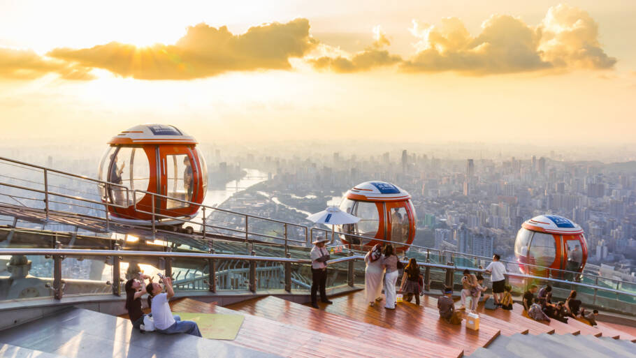 Bondinhos d Canton Tower, principal cartão-postal e a estrutura mais alta de Guangzhou, na China