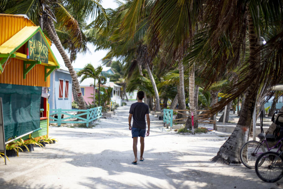 Em Caye Caulker, carros são proibidos de circular