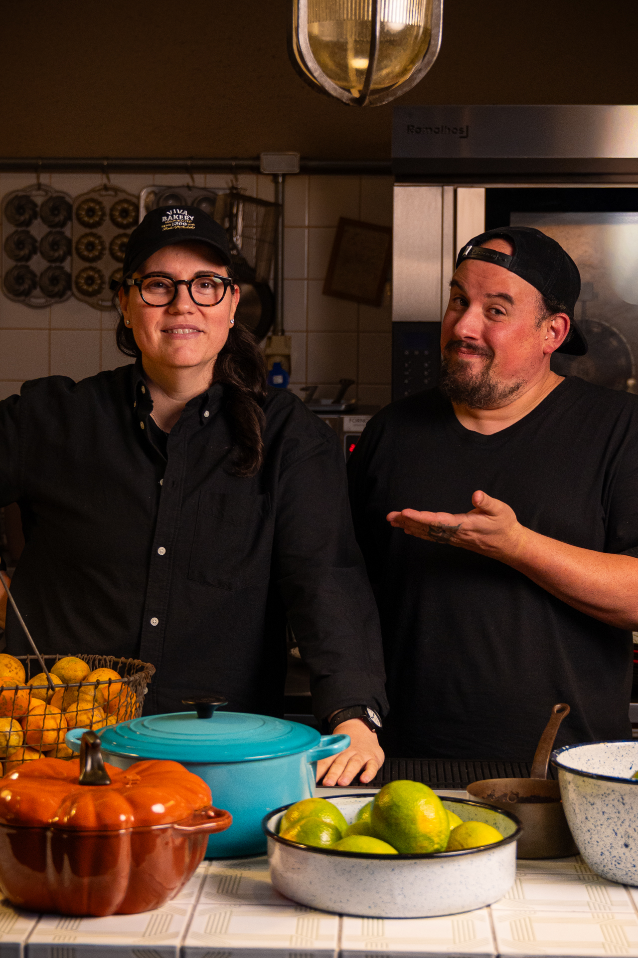 A chef confeiteira e padeira da Viva Bakery, Karina Ruiz, e o chef e proprietário da Pão Com Carne, Pedro Valsas