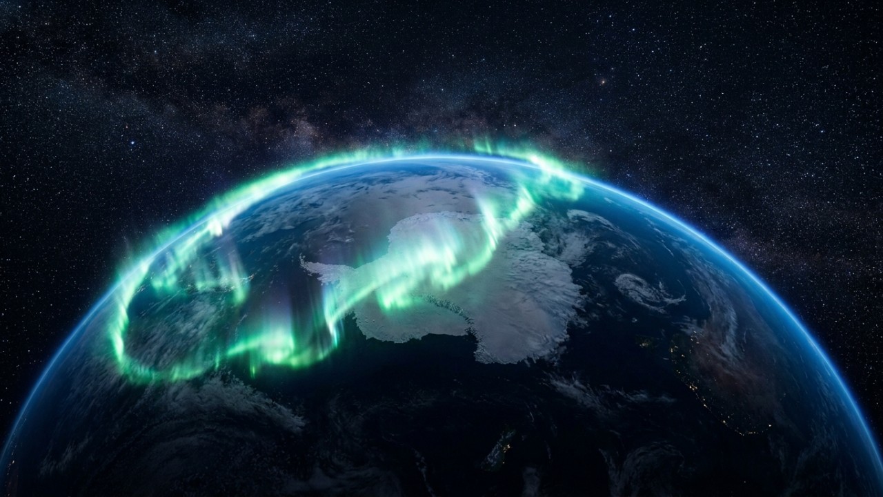 A astronauta Jessica Meir registra a aurora austral a partir da Estação Espacial Internacional. – Imagem gerada por IA