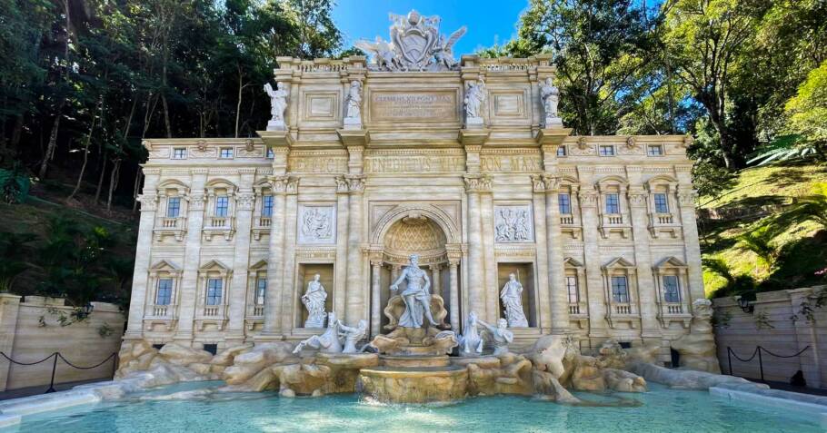 Réplica da Fontana di Trevi, um dos cartões-postais de Serra Negra