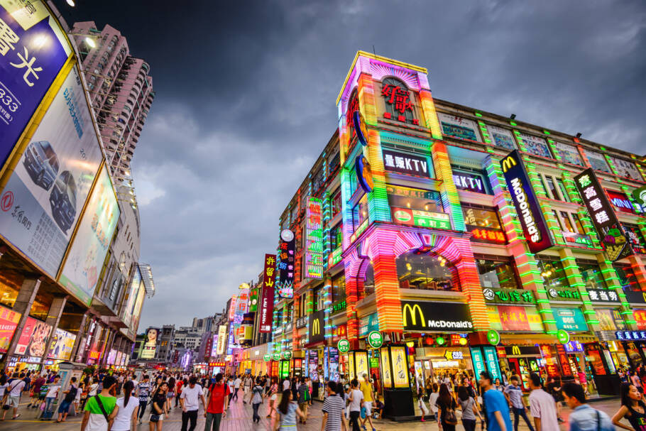 Shangxiajiu Street é o principal centro de compras de Guangzhou