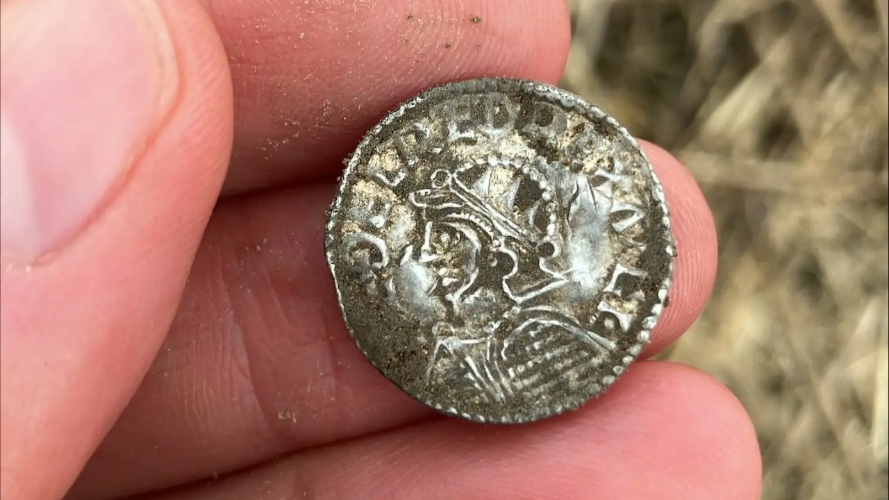 O sepultamento das peças marca a transição para moedas nacionais.