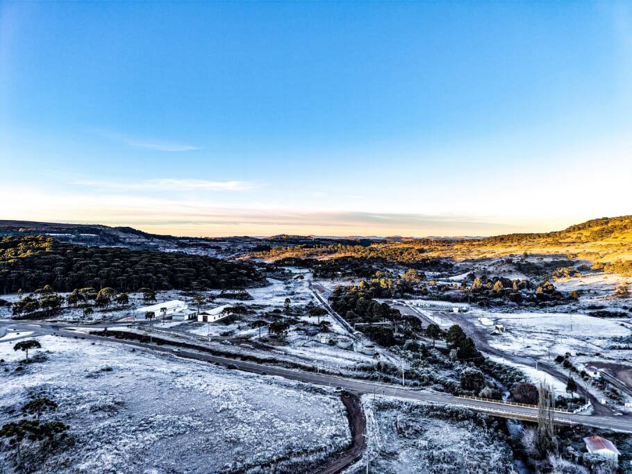 Em Urupema, conhecida nacionalmente por suas temperaturas extremas, a mínima chegou a -4,6°C
