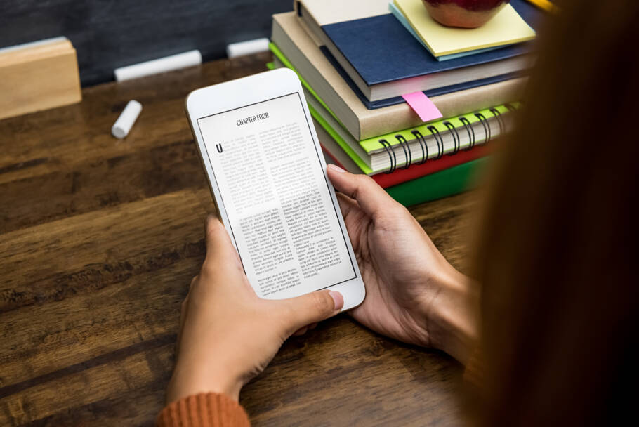 Confira opções gratuitas para manter a leitura em dia usando o seu celular