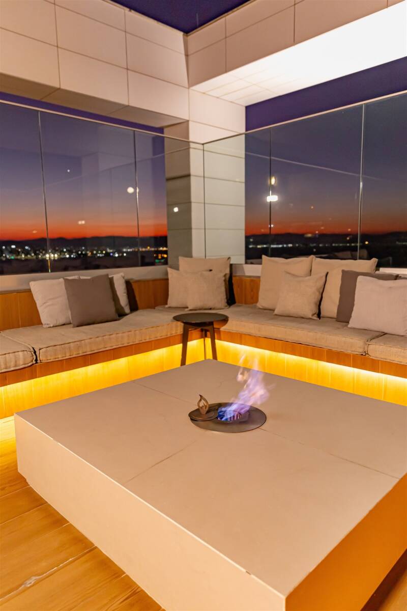 Rooftop do LK Design Hotel, em Florianópolis (SC)