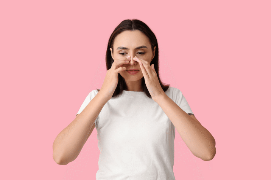 Em algumas pessoas, a perda de sustentação do nariz pode causar estreitamento das válvulas nasais, prejudicando a respiração (Imagem: Pixel-Shot | Shutterstock)