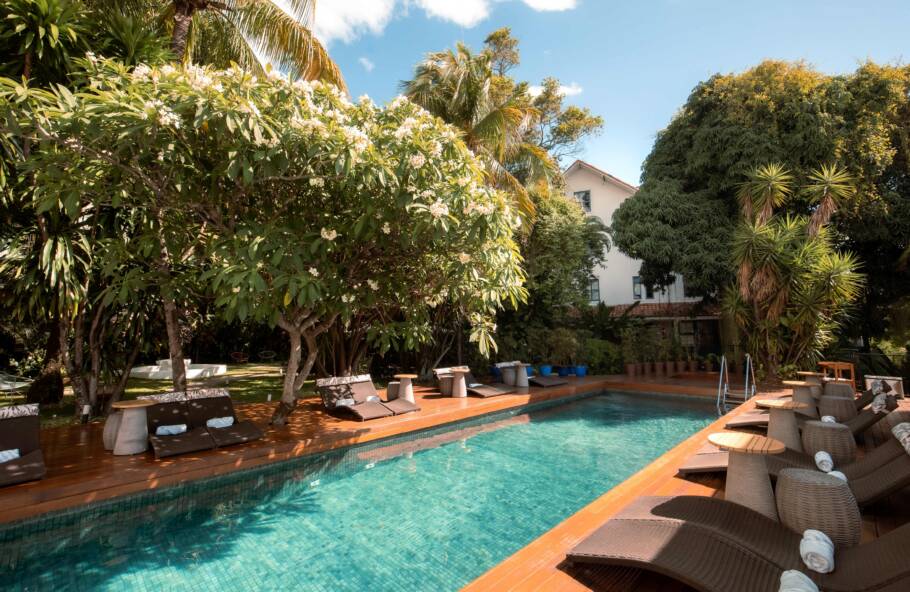 Vista da piscina do Santa Teresa Hotel RJ – MGallery