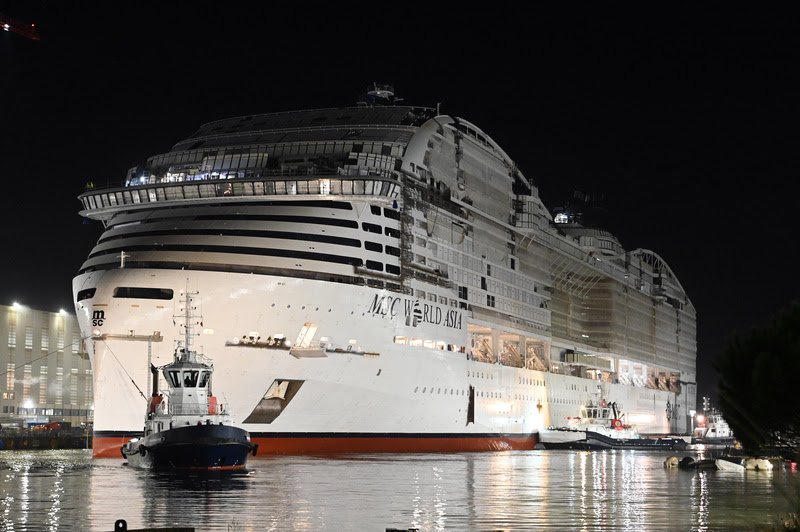 O MSC World Asia durante teste de flutuação em novembro de 2025