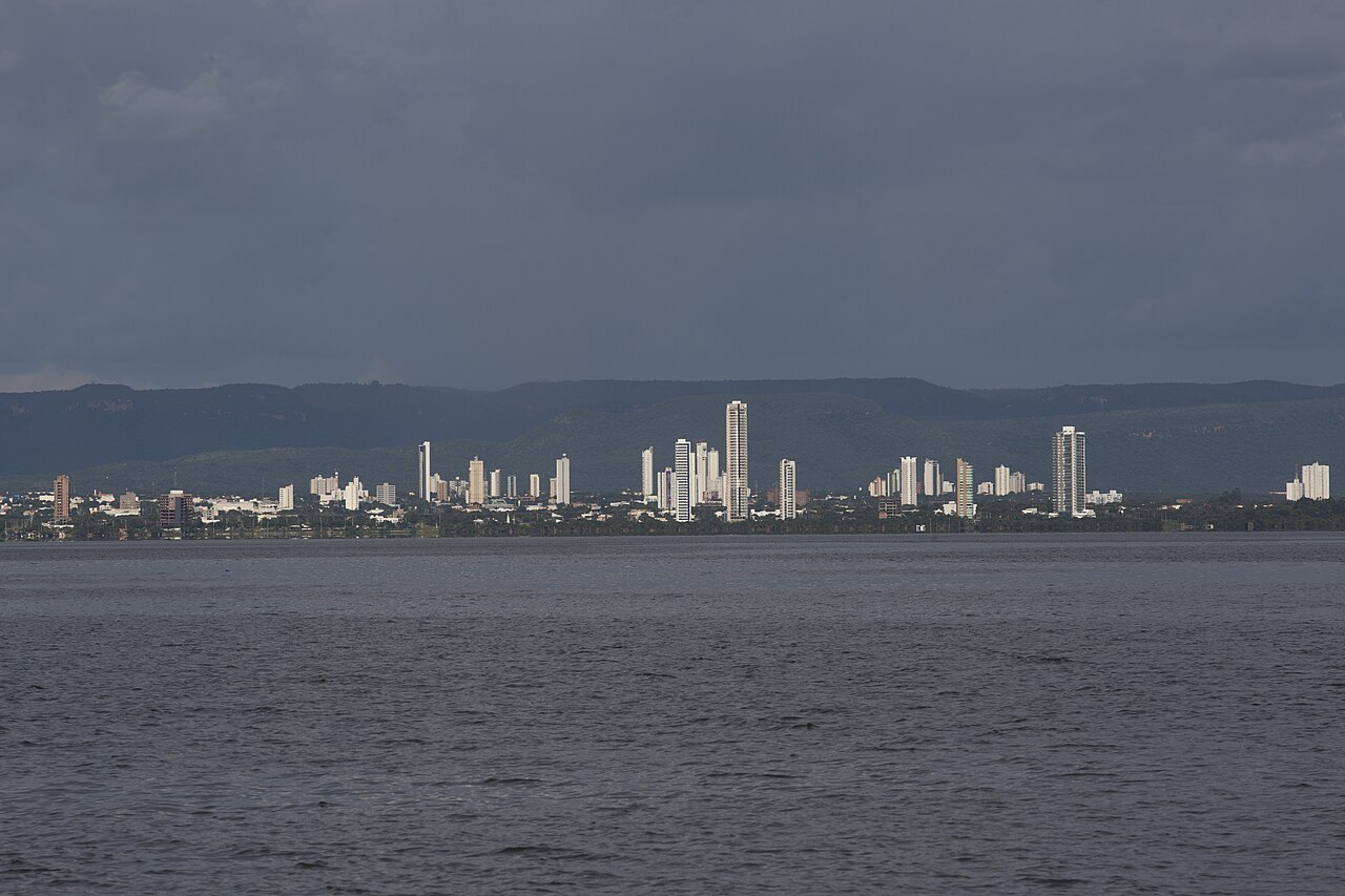 Fundada em 20 de maio de 1989, Palmas é a capital mais jovem do Brasil e foi concebida desde o início para assumir a sede do novo estado do Tocantins.
