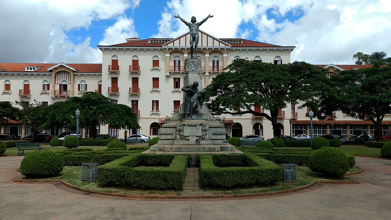 A combinação entre uma cidade de médio porte e serviços normalmente procurados nessa etapa da vida cria um perfil particular