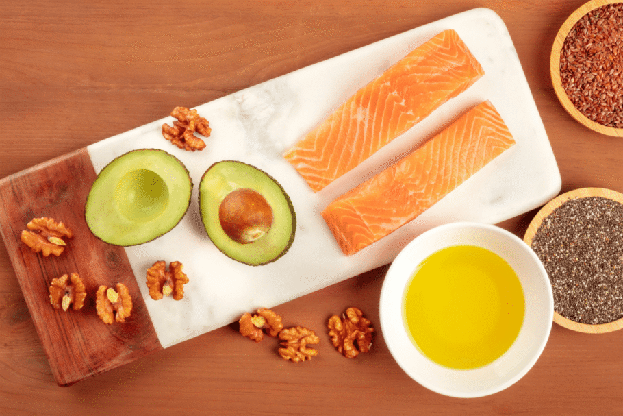 As gorduras saudáveis também são importantes para o organismo (Imagem: Plateresca | Shutterstock)