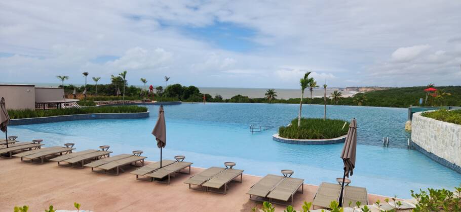 Vista de uma das piscinas do Tauá Resort João Pessoa