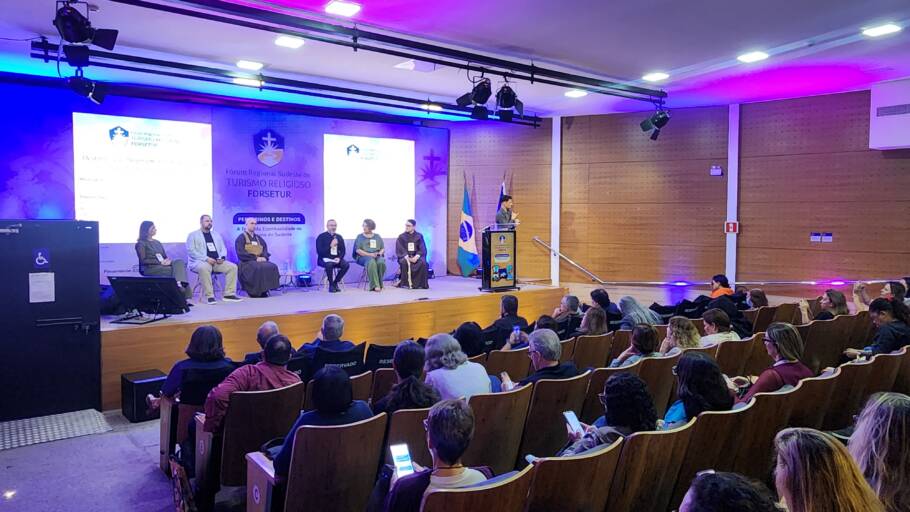 Fórum em Vitória (ES) debate como integrar fé, patrimônio, serviços e economia na criação de destinos e roteiros de peregrina