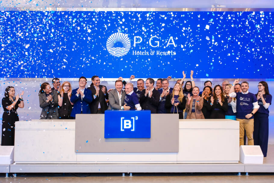 Executivos da PGA, Marriott e das Fábrica de Hotéis durante evento na B3, em São Paulo