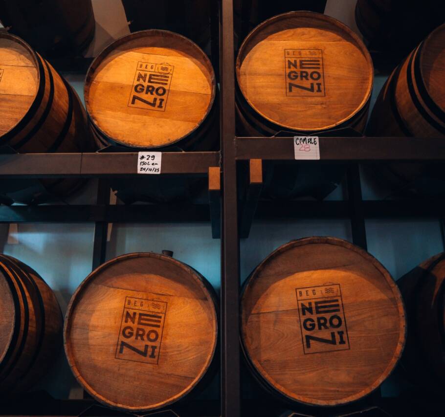 Tour revela os bastidores da produção de gin e outras bebidada
