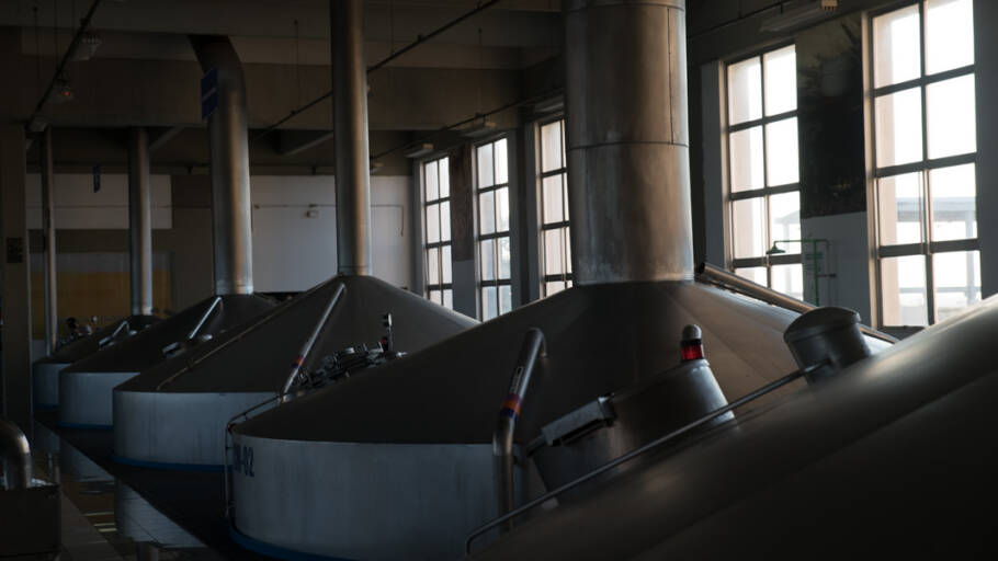 Saiba como visitar as cervejarias da Ambev de graça