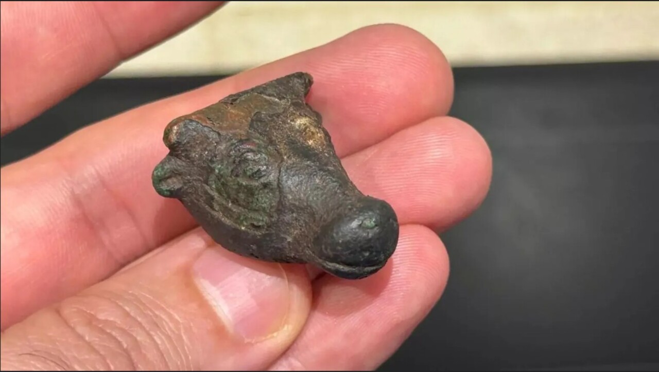 A descoberta da pequena escultura de touro na Espanha foi divulgada como um achado de aproximadamente 3.000 anos.